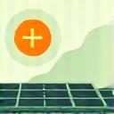 Panouri solare pe un acoperiș modern, integrate estetic, cu o siluetă urbană vibrantă în fundal și simbolul unui surplus energetic curat.